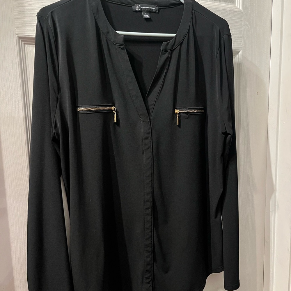 Elegant Black Women's Top with Zipper Accents
